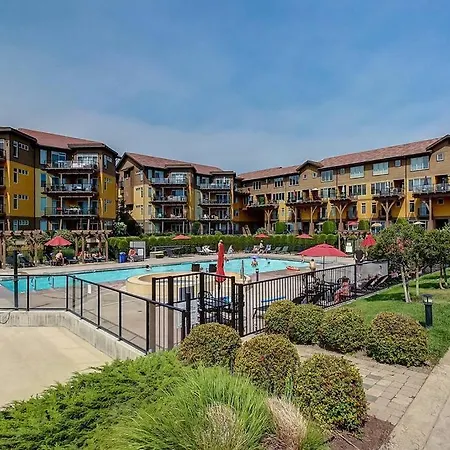 Lakeside Luxe Haven West Kelowna Exterior photo