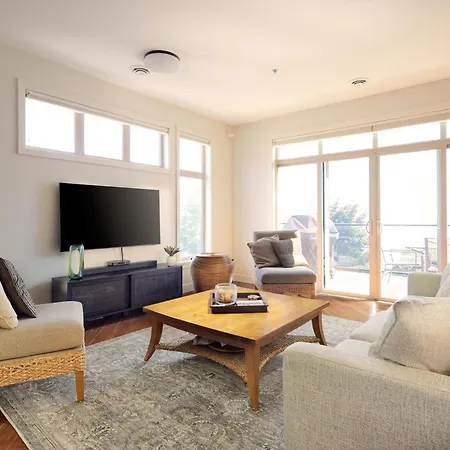 Lakeside Luxe Haven West Kelowna Exterior photo