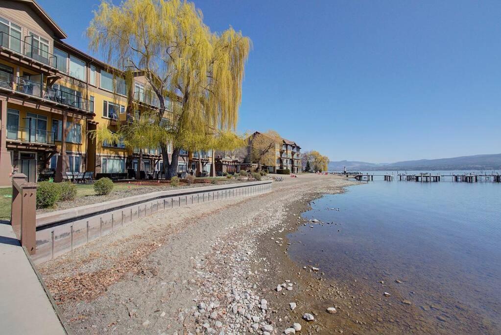 Apartment Lakeside Luxe Haven