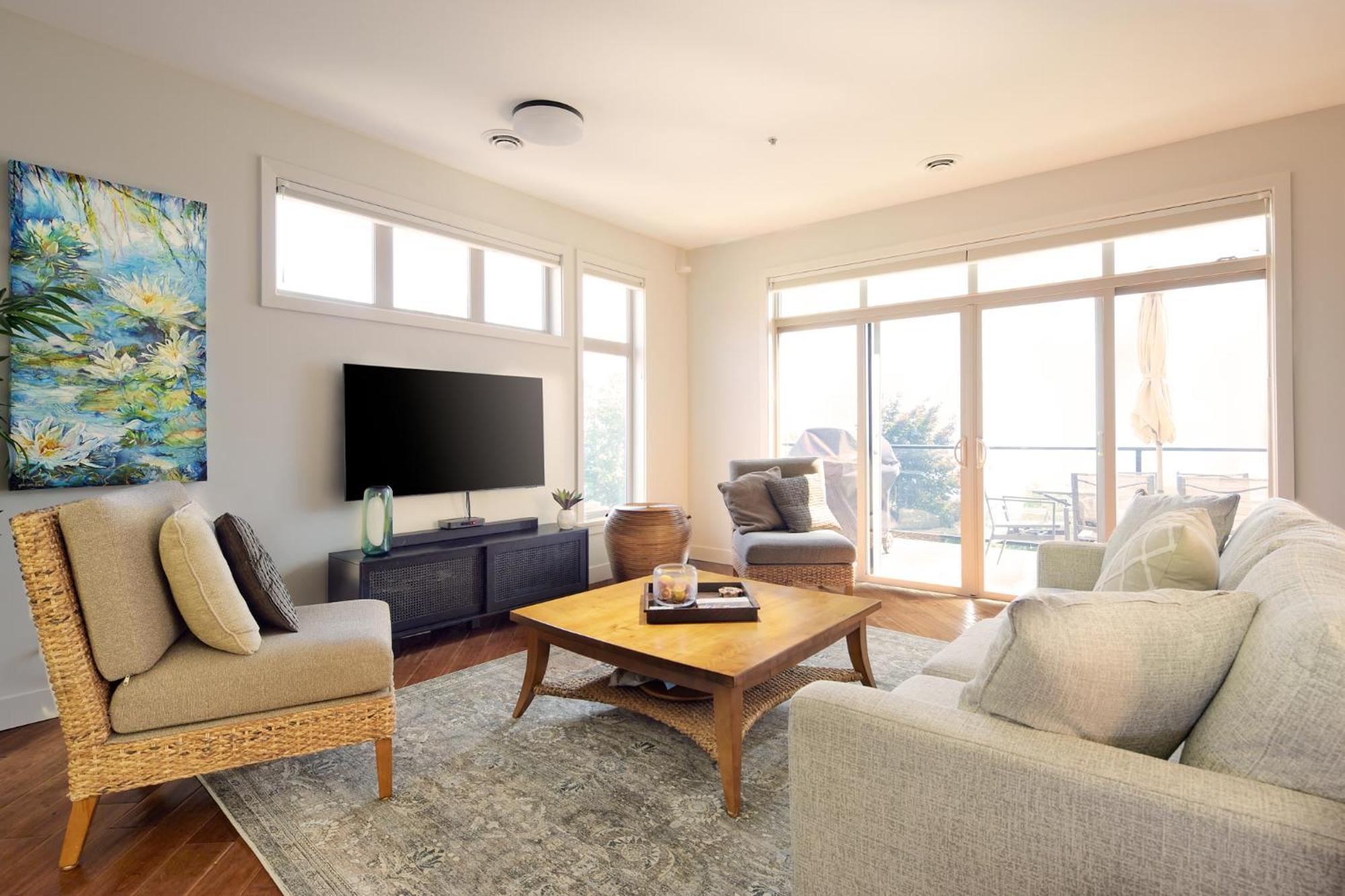 Lakeside Luxe Haven *