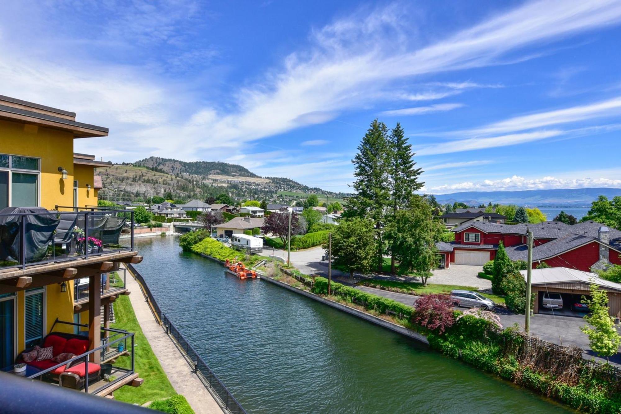 Lakeside Luxe Haven Apartment