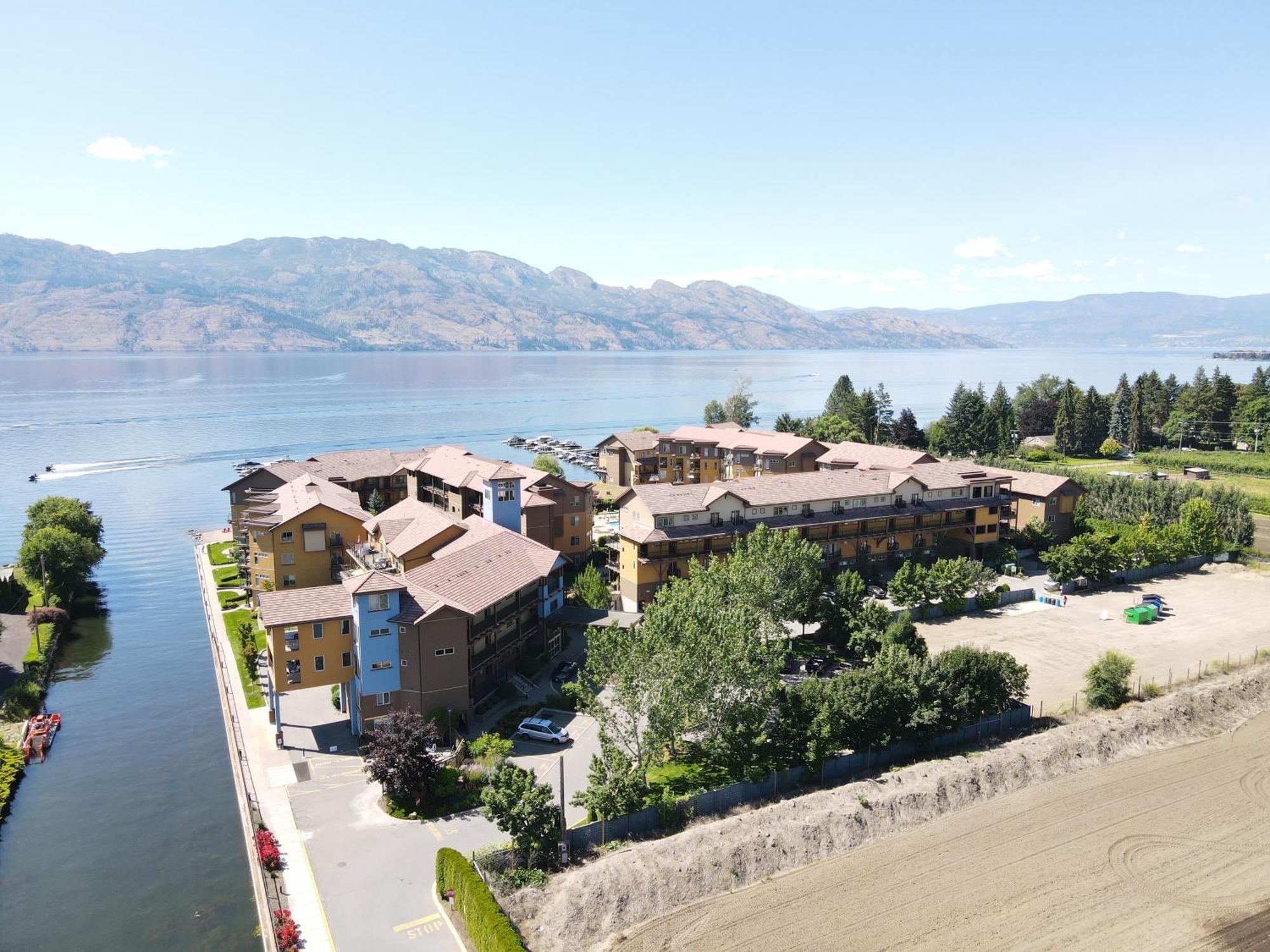Lakeside Luxe Haven *